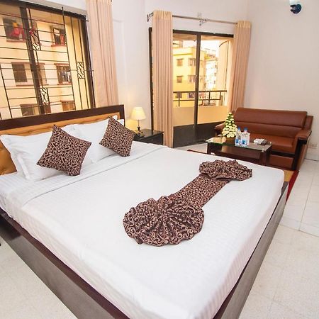 Hotel Suite Palace Дака Екстериор снимка