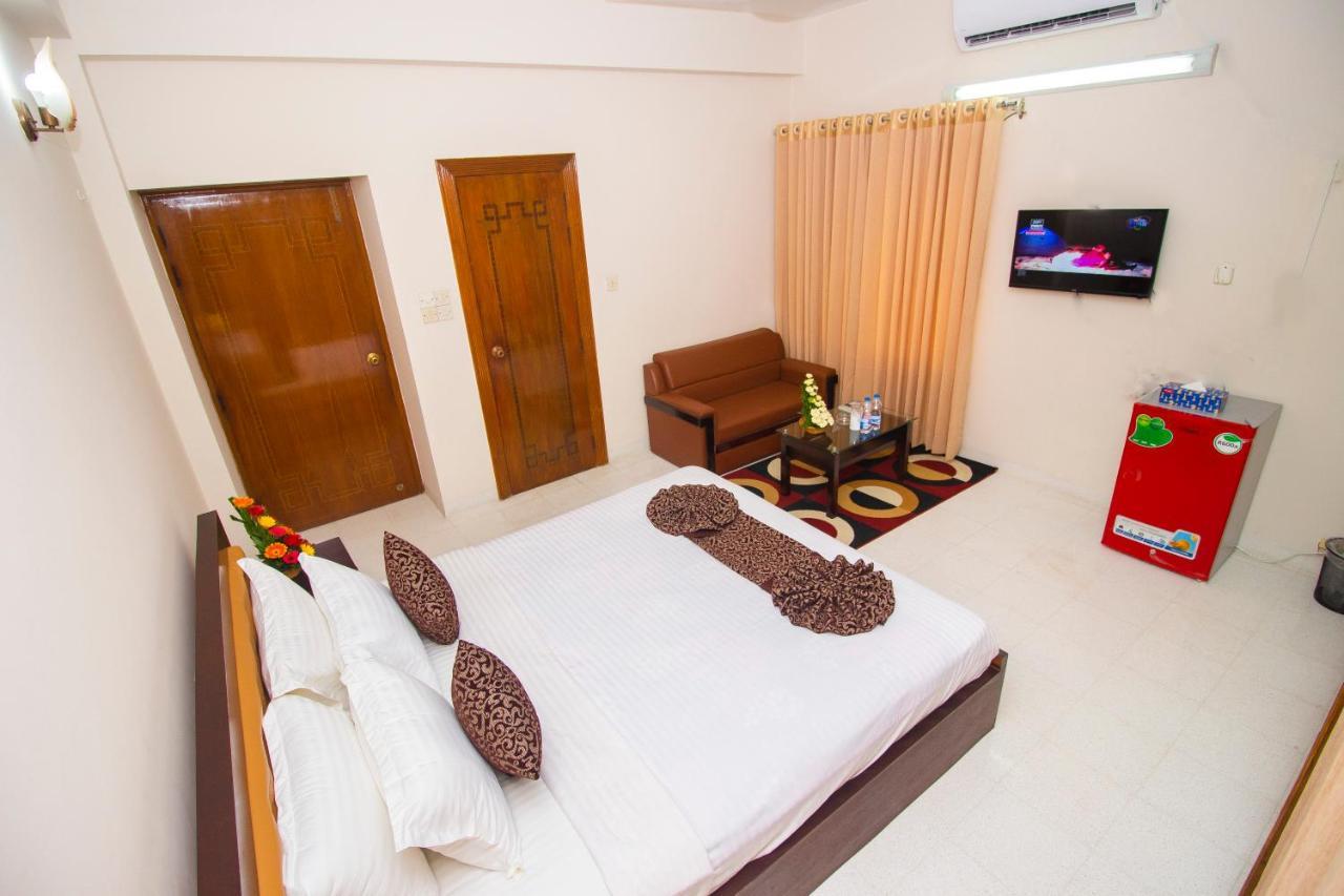 Hotel Suite Palace Дака Екстериор снимка