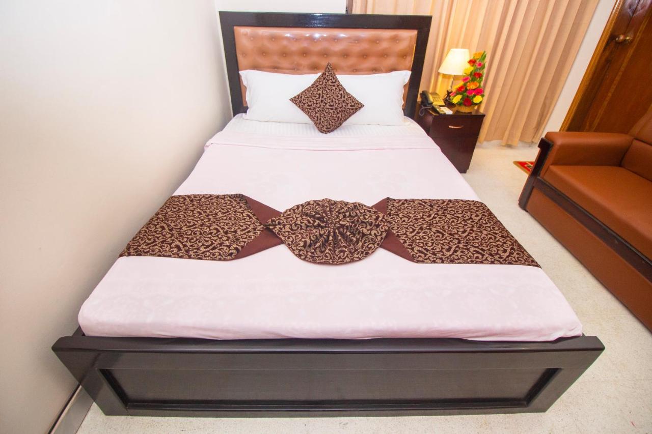 Hotel Suite Palace Дака Екстериор снимка