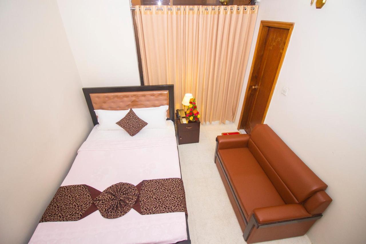 Hotel Suite Palace Дака Екстериор снимка