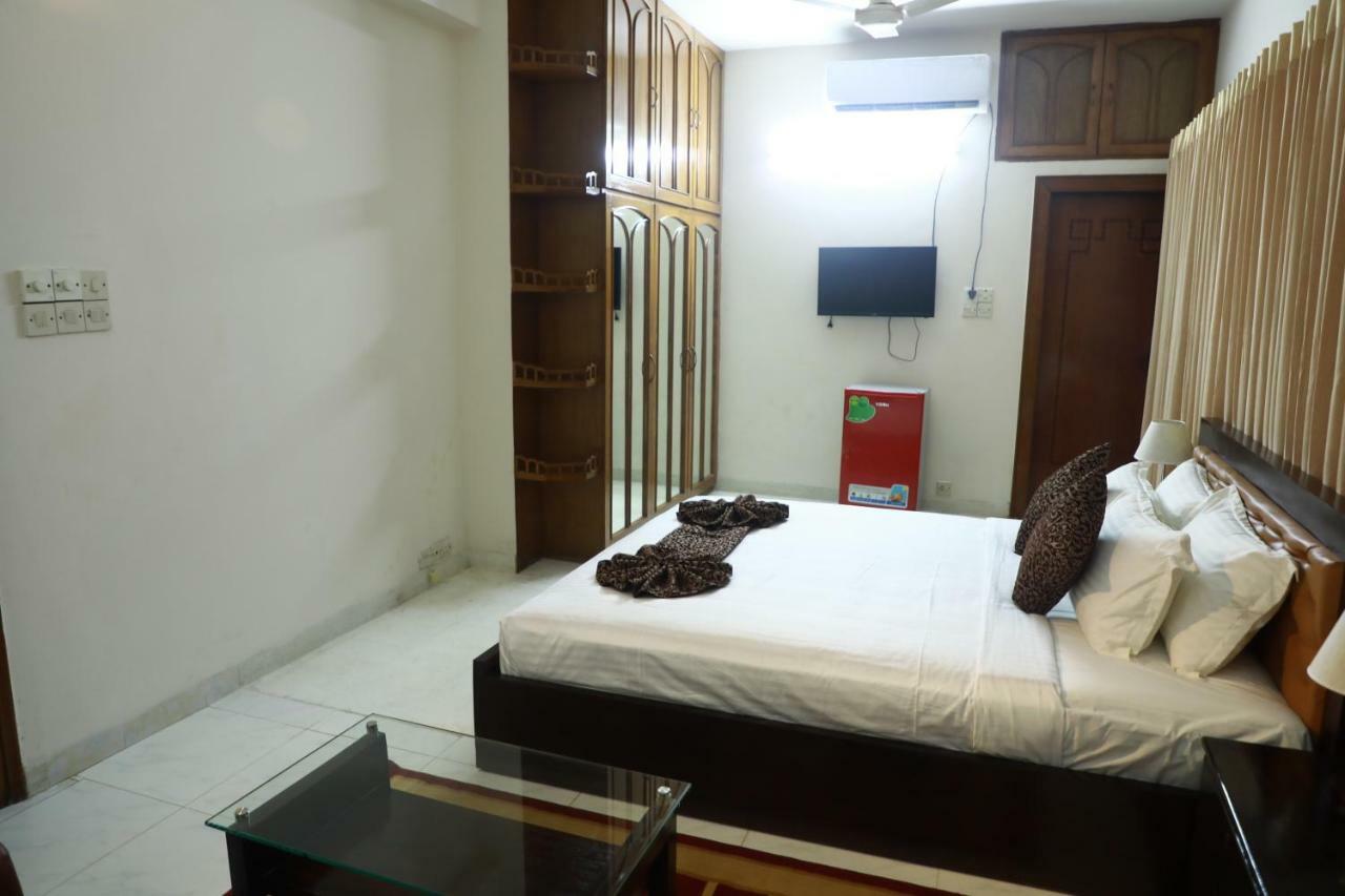Hotel Suite Palace Дака Екстериор снимка