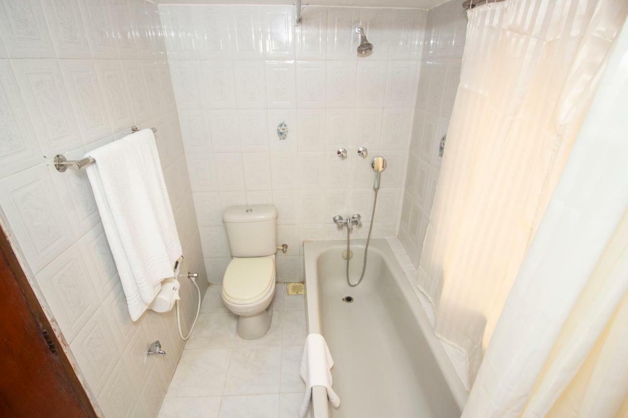 Hotel Suite Palace Дака Екстериор снимка